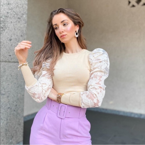 โ - Picture 2 of 12